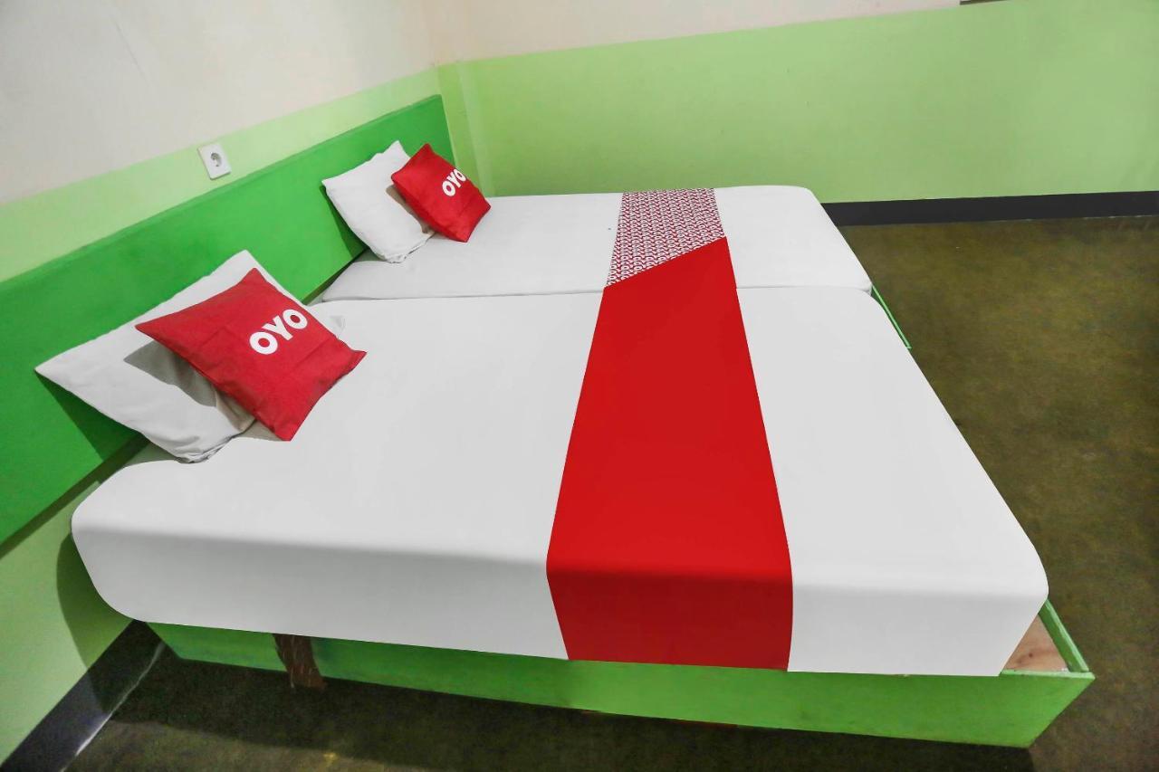 Oyo 90825 Hotel Lizha 2 Samarinda Ngoại thất bức ảnh