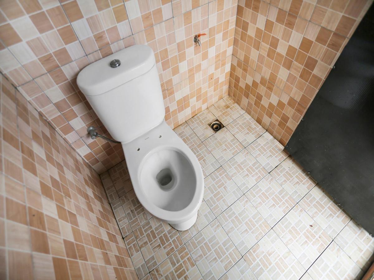 Oyo 90825 Hotel Lizha 2 Samarinda Ngoại thất bức ảnh