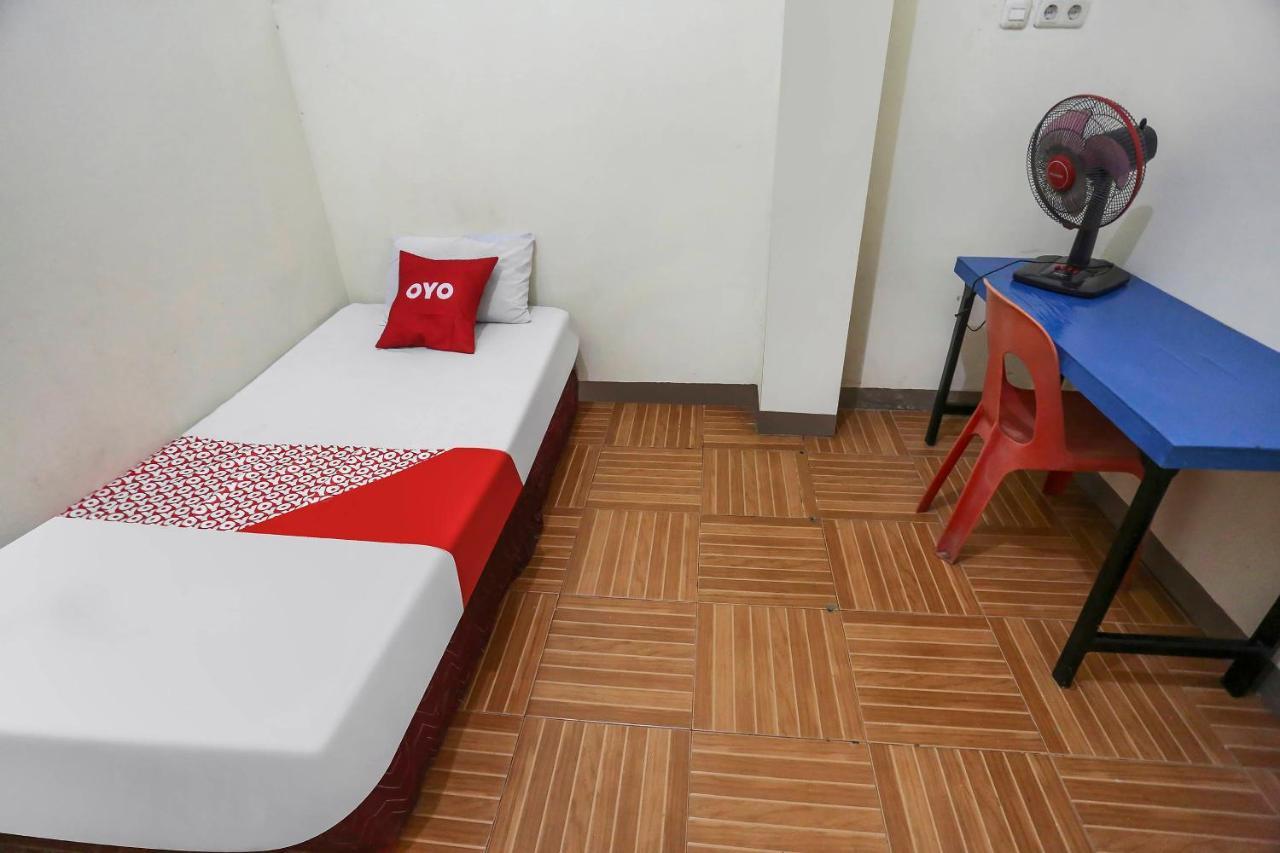Oyo 90825 Hotel Lizha 2 Samarinda Ngoại thất bức ảnh