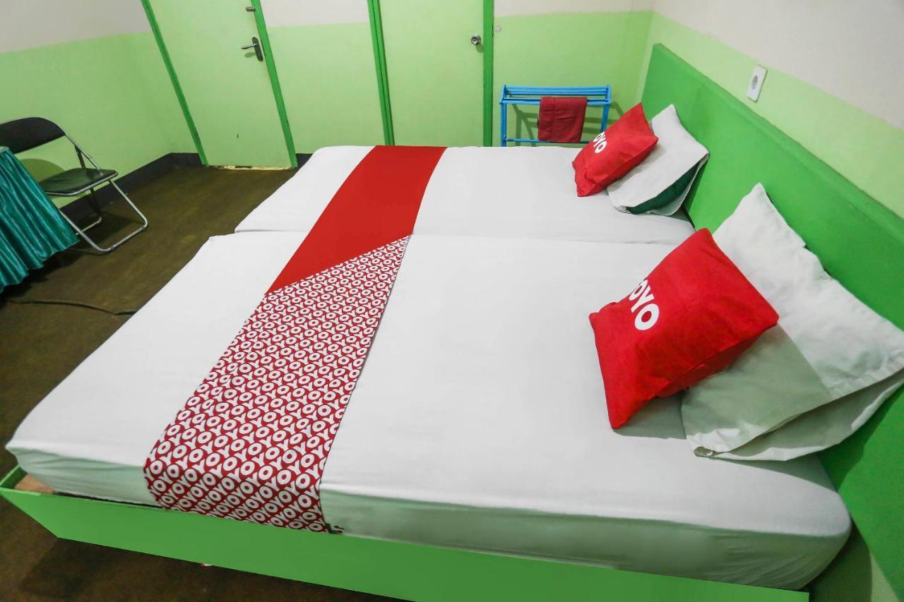 Oyo 90825 Hotel Lizha 2 Samarinda Ngoại thất bức ảnh