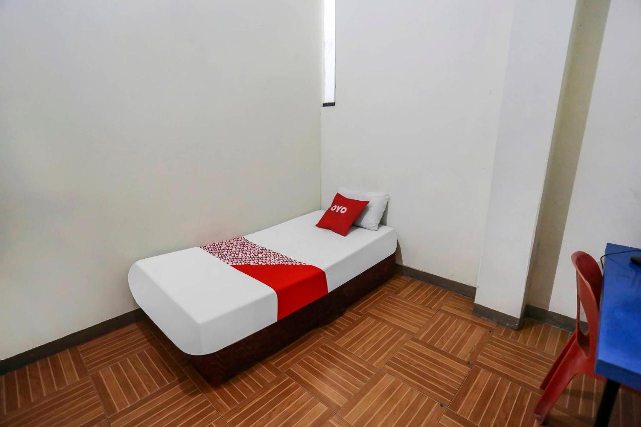 Oyo 90825 Hotel Lizha 2 Samarinda Ngoại thất bức ảnh
