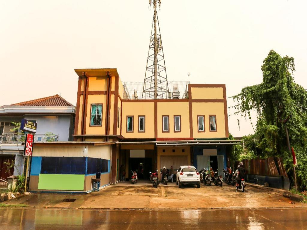 Oyo 90825 Hotel Lizha 2 Samarinda Ngoại thất bức ảnh