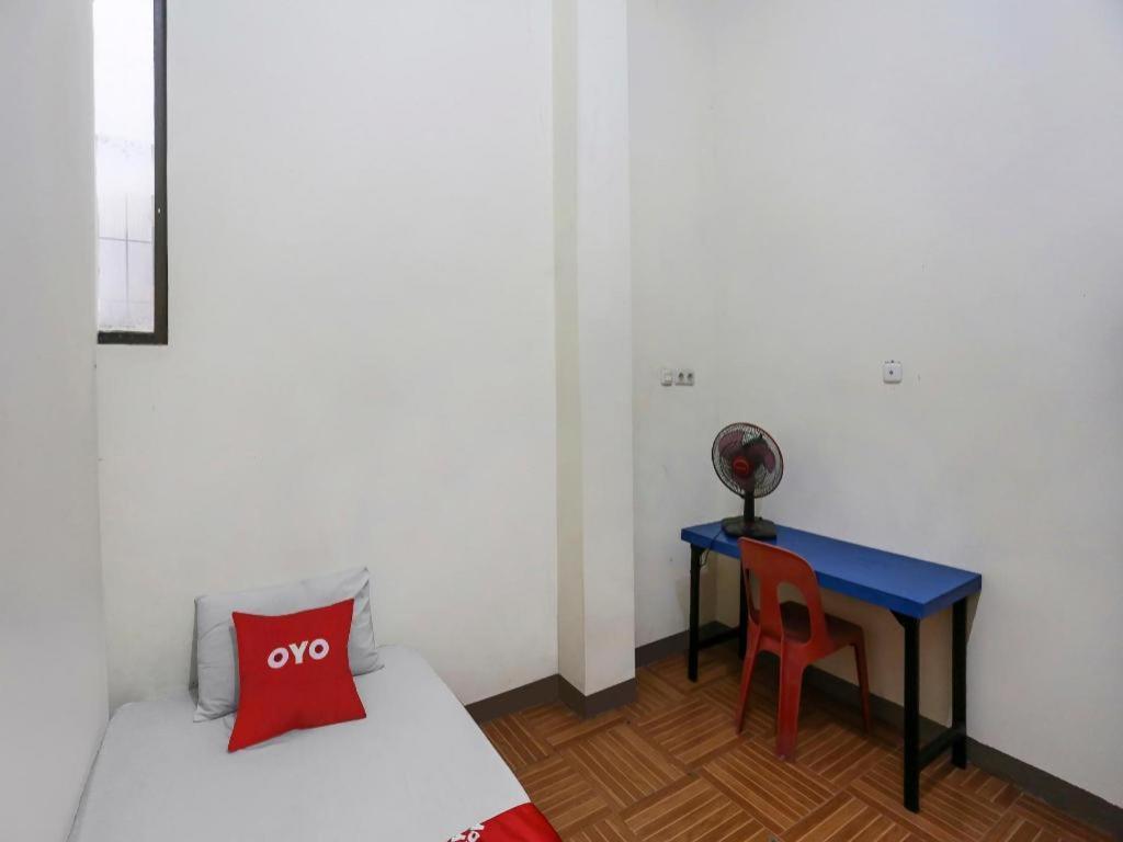 Oyo 90825 Hotel Lizha 2 Samarinda Ngoại thất bức ảnh